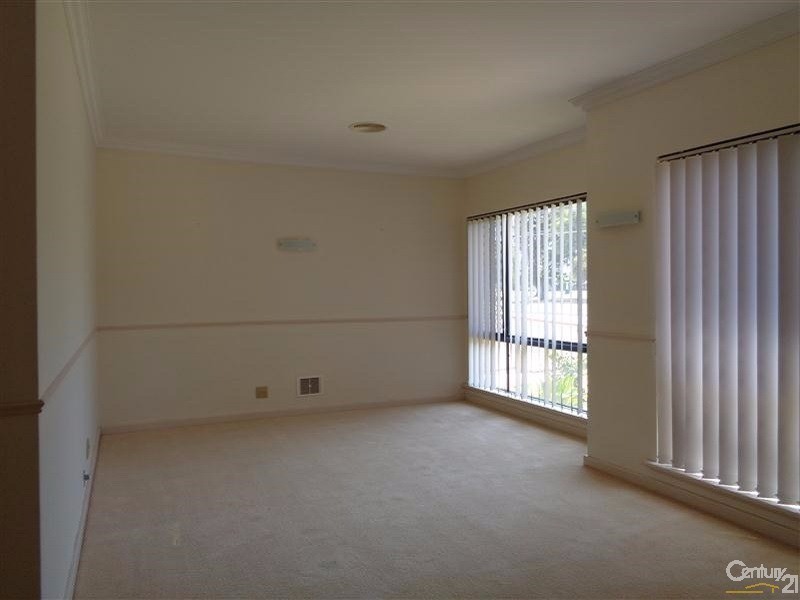 65 Currie Street, Warnbro WA 6169