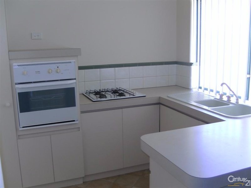 4/10 Nabberu Loop, Cooloongup WA 6168