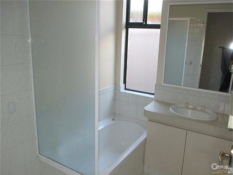 4/10 Nabberu Loop, Cooloongup WA 6168