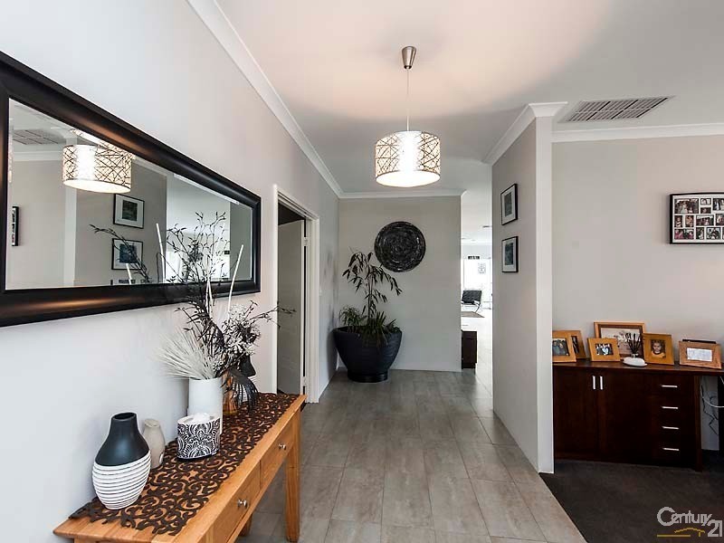 9 Torcross Street, Warnbro WA 6169