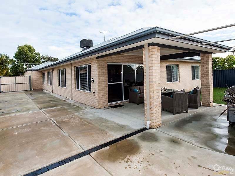 9 Torcross Street, Warnbro WA 6169
