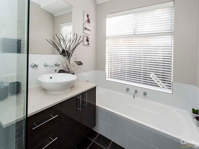 9 Torcross Street, Warnbro WA 6169