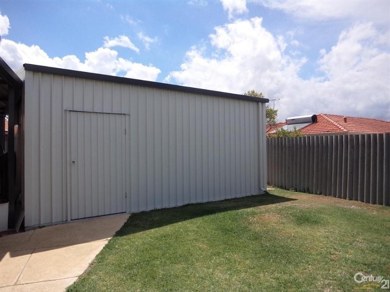 13 Grenada Place, Safety Bay WA 6169