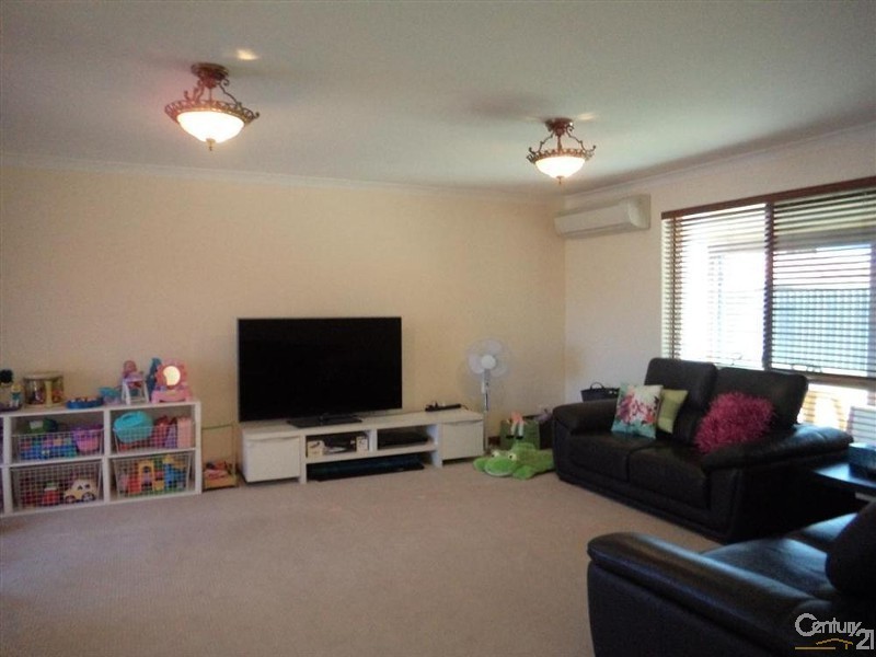 13 Grenada Place, Safety Bay WA 6169