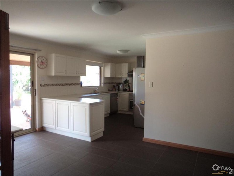 13 Grenada Place, Safety Bay WA 6169