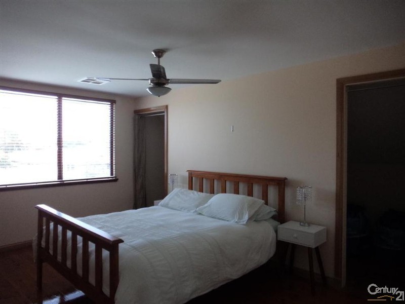 13 Grenada Place, Safety Bay WA 6169