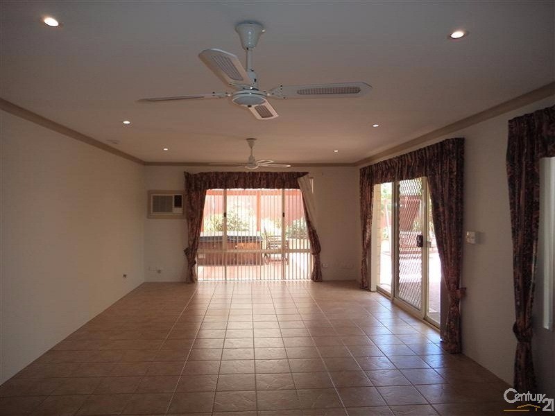 16 Galway Gardens, Warnbro WA 6169