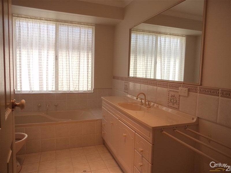 16 Galway Gardens, Warnbro WA 6169