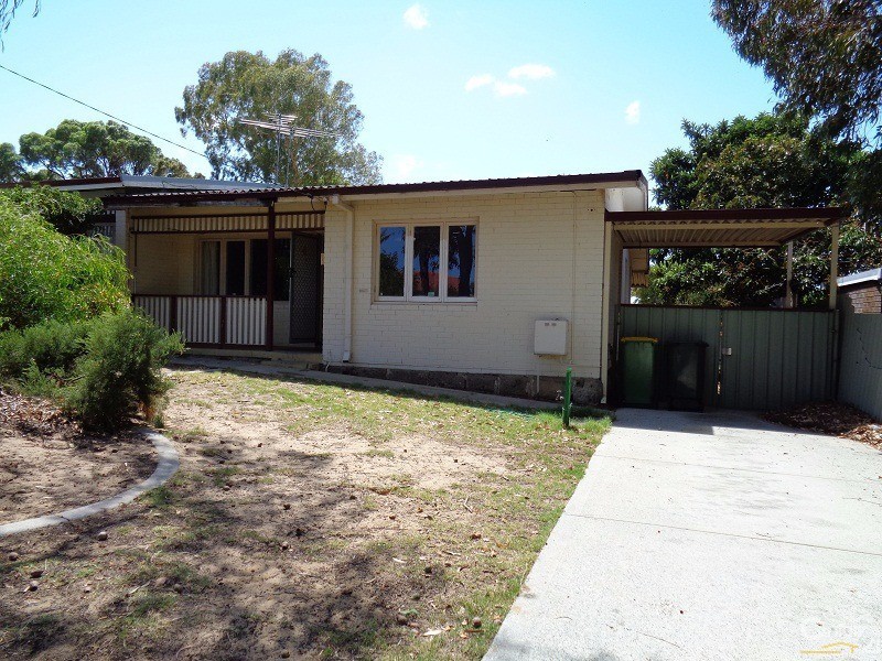 4B Robert Place, Calista WA 6167