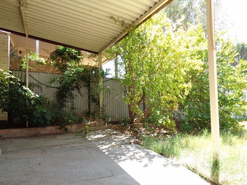 4B Robert Place, Calista WA 6167