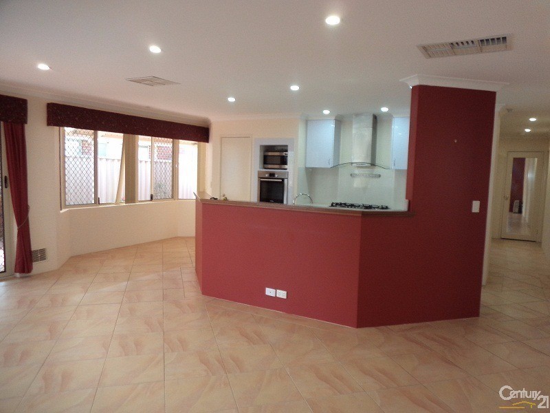 28 Galway Gardens, Warnbro WA 6169