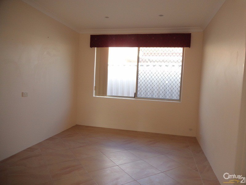 28 Galway Gardens, Warnbro WA 6169