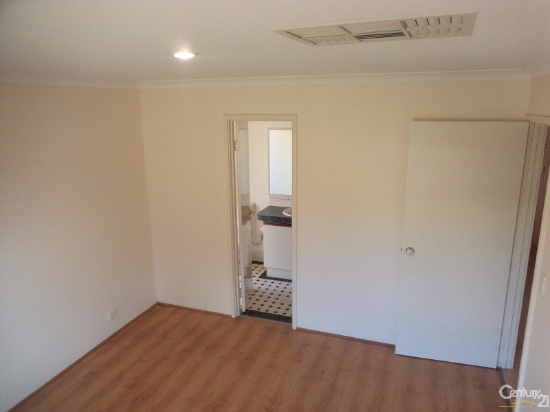 28 Galway Gardens, Warnbro WA 6169