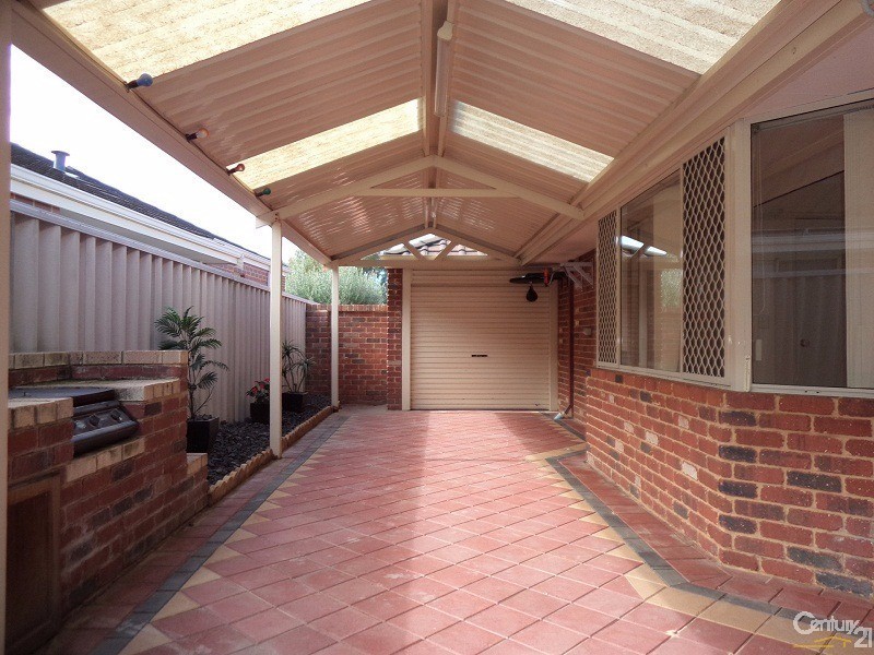 28 Galway Gardens, Warnbro WA 6169