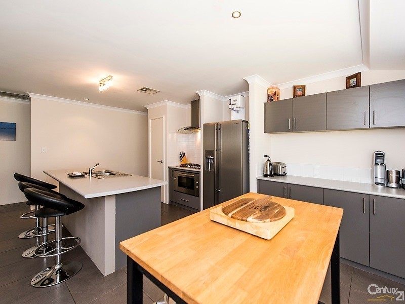 24 Lorne Bend, Secret Harbour WA 6173