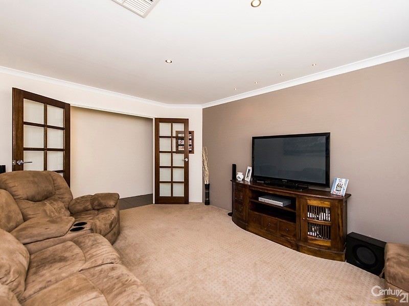 24 Lorne Bend, Secret Harbour WA 6173