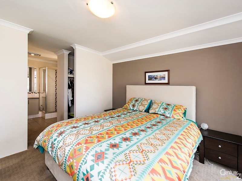 24 Lorne Bend, Secret Harbour WA 6173