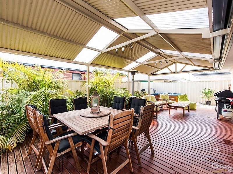 24 Lorne Bend, Secret Harbour WA 6173