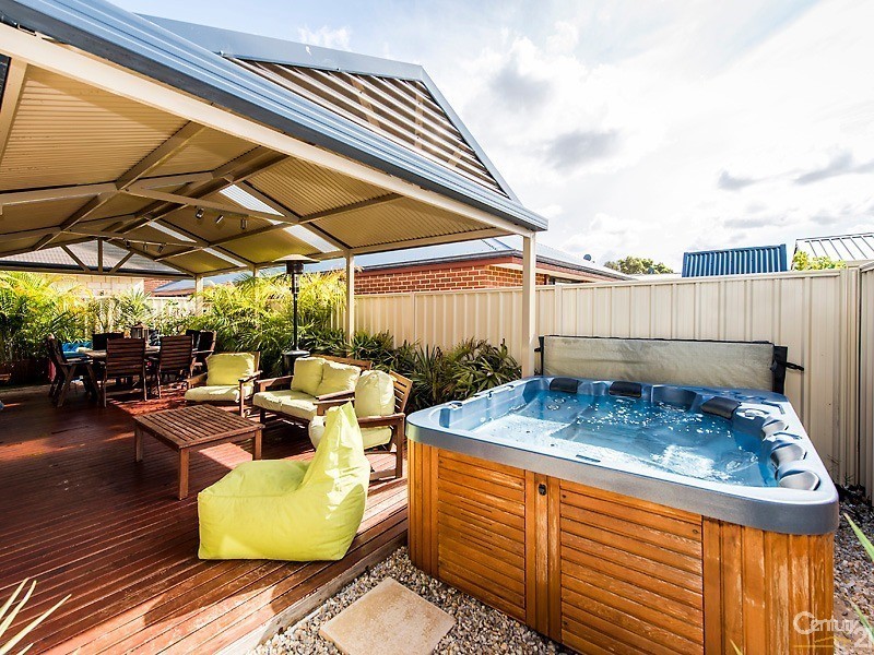 24 Lorne Bend, Secret Harbour WA 6173