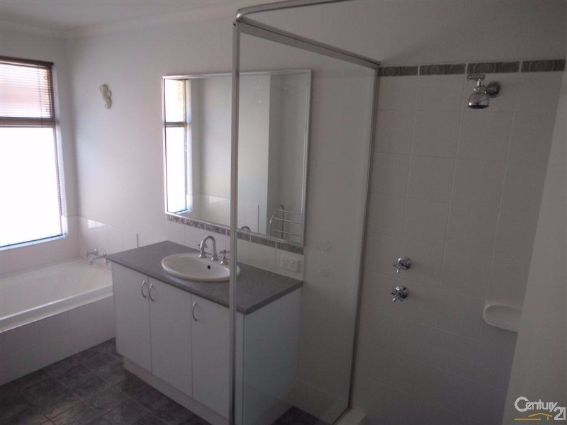 20 Alicante Mews, Secret Harbour WA 6173