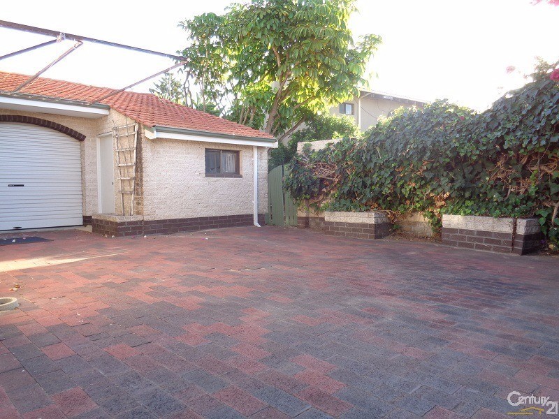 330 Safety Bay Road, Safety Bay WA 6169