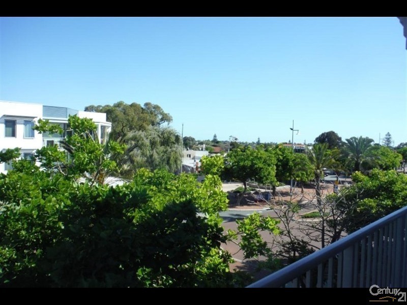 91 21 Rockingham Beach Road, Rockingham WA 6168