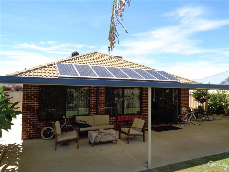 11 Edgbaston Crescent, Port Kennedy WA 6172