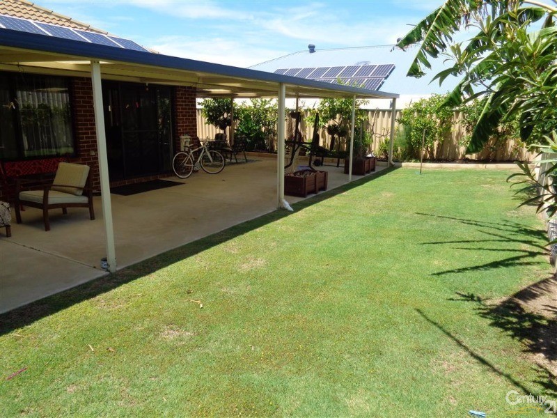 11 Edgbaston Crescent, Port Kennedy WA 6172