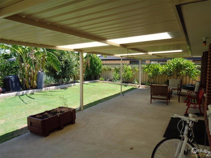 11 Edgbaston Crescent, Port Kennedy WA 6172