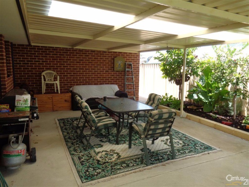 11 Edgbaston Crescent, Port Kennedy WA 6172