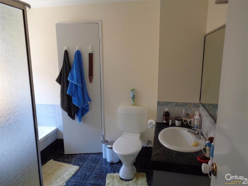 11 Edgbaston Crescent, Port Kennedy WA 6172