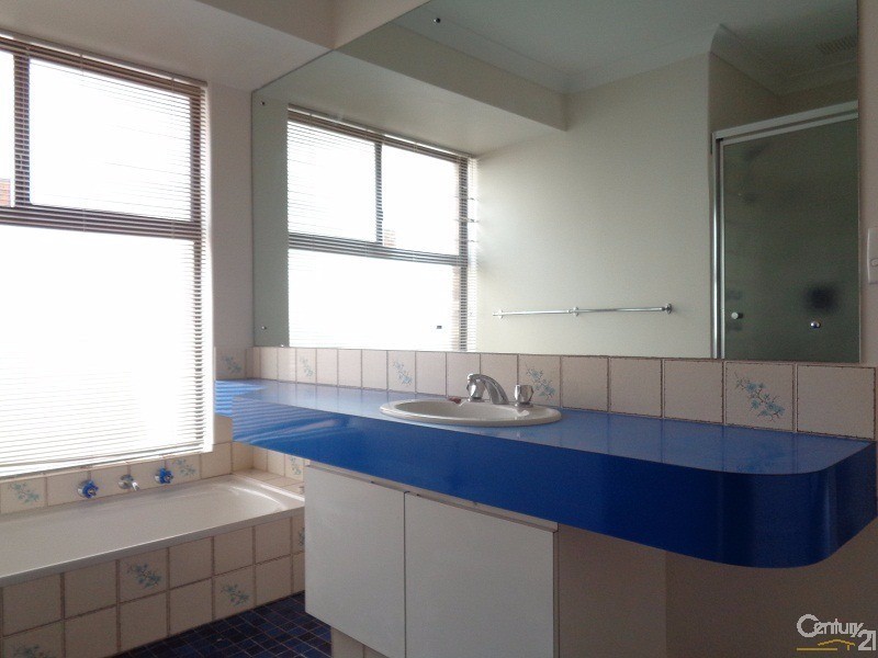 1 Ballard Court, Cooloongup WA 6168