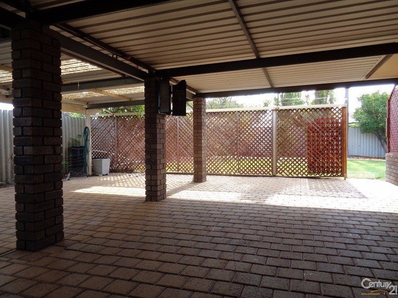 1 Ballard Court, Cooloongup WA 6168