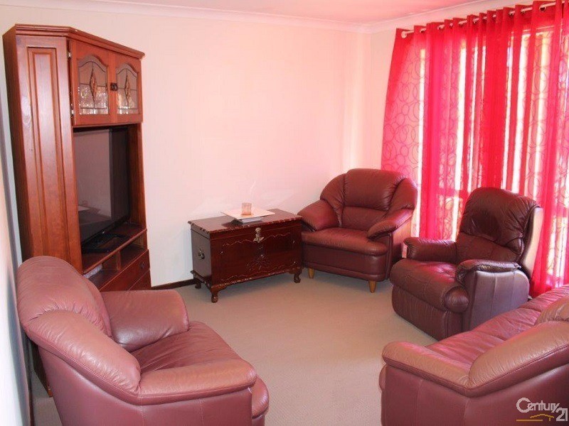 5 Glenway Loop, Cooloongup WA 6168