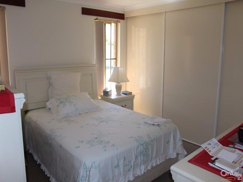 5 Glenway Loop, Cooloongup WA 6168