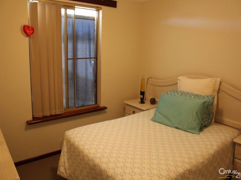 5 Glenway Loop, Cooloongup WA 6168