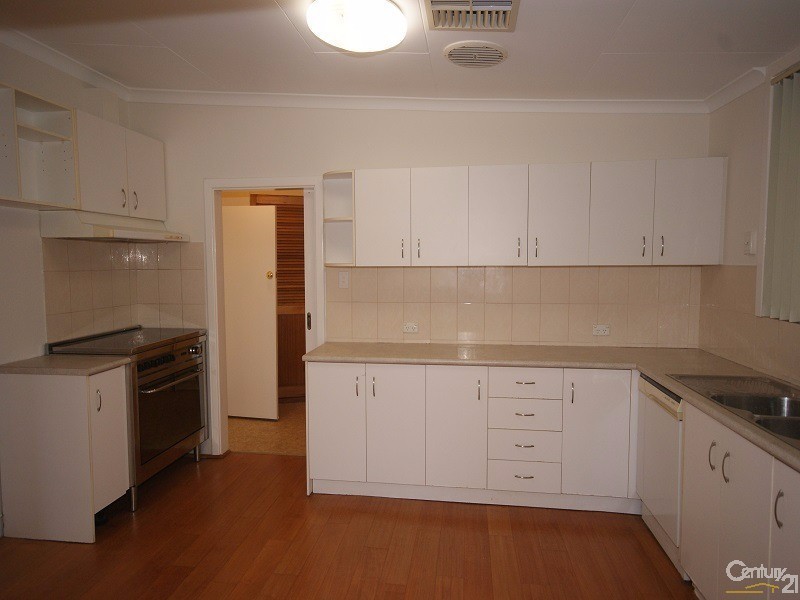 1  Farrington Street, Warnbro WA 6169