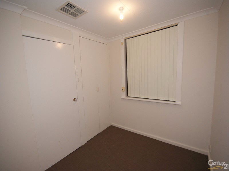 1  Farrington Street, Warnbro WA 6169