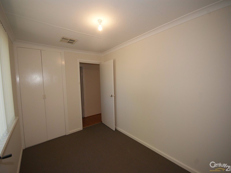 1  Farrington Street, Warnbro WA 6169