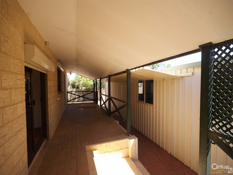 1  Farrington Street, Warnbro WA 6169