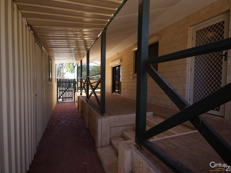 1  Farrington Street, Warnbro WA 6169