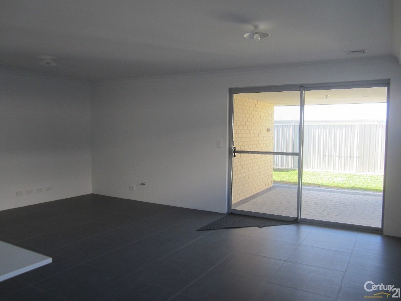 71 Adelong Avenue, Golden Bay WA 6174