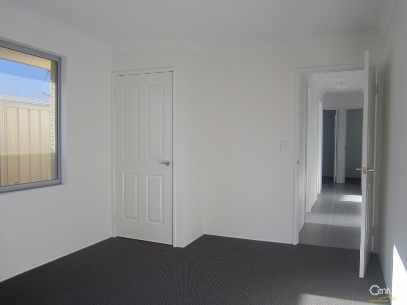 71 Adelong Avenue, Golden Bay WA 6174