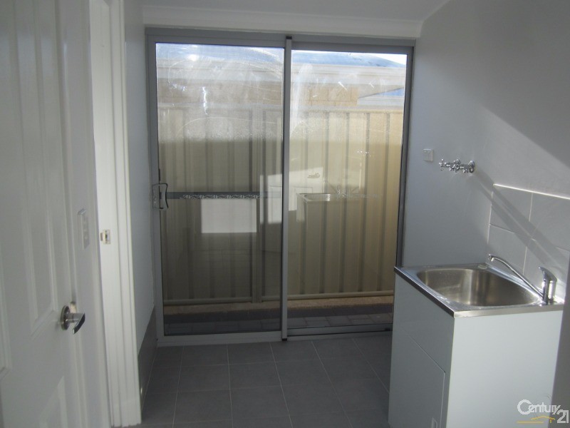 71 Adelong Avenue, Golden Bay WA 6174