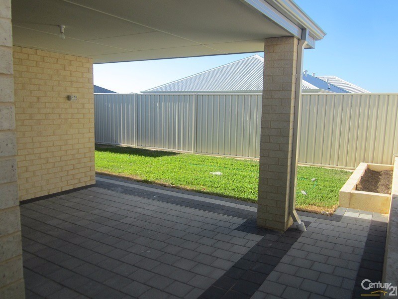 71 Adelong Avenue, Golden Bay WA 6174