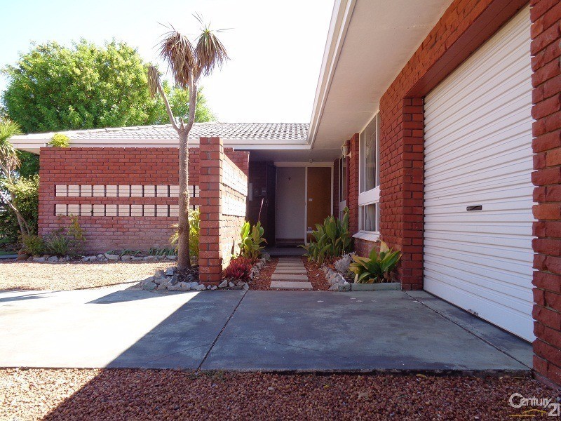 21 Waikiki Road, Safety Bay WA 6169