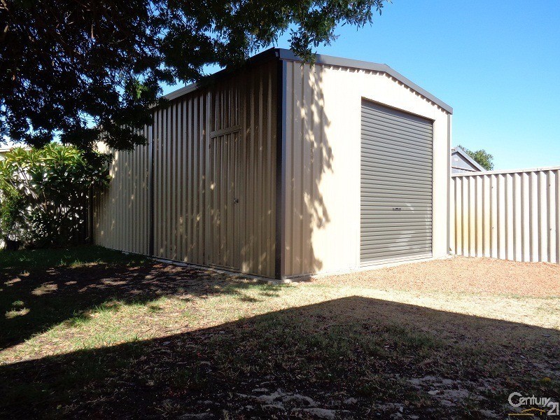 21 Waikiki Road, Safety Bay WA 6169