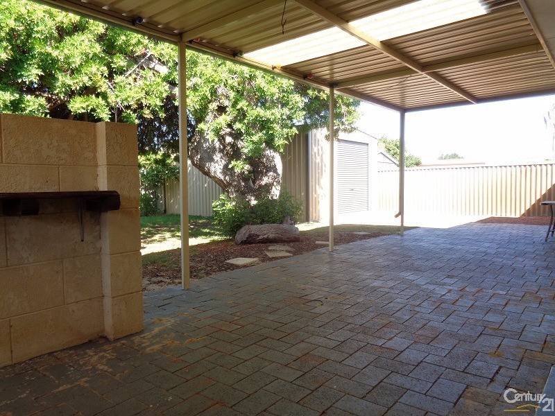 21 Waikiki Road, Safety Bay WA 6169
