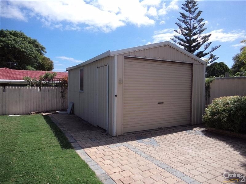 44 Cumberland Way, Waikiki WA 6169