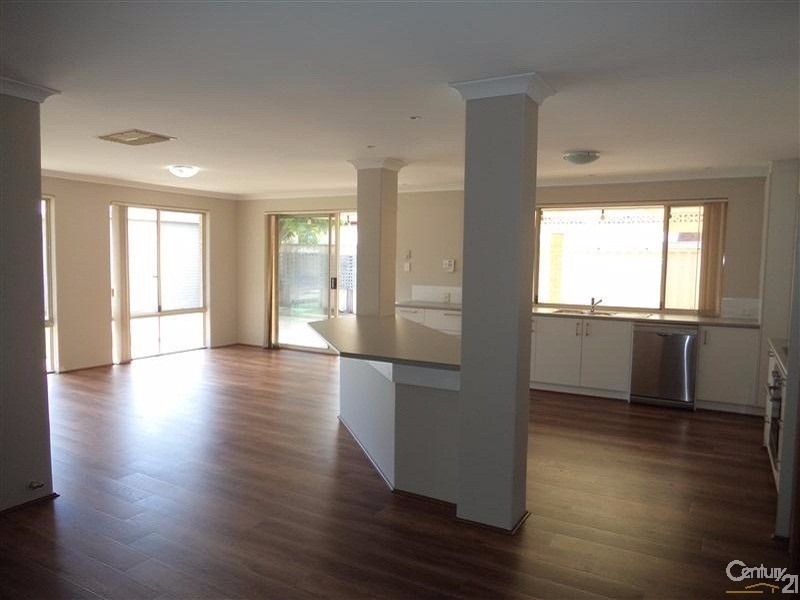 44 Cumberland Way, Waikiki WA 6169